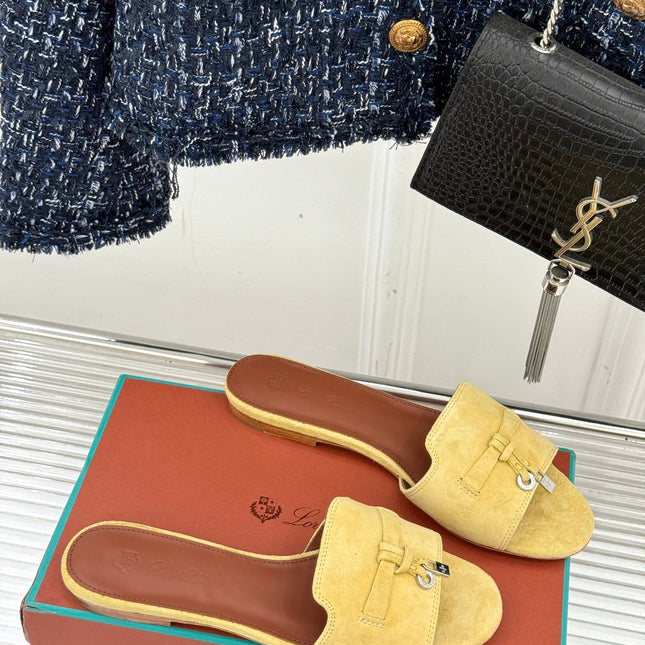 FLAT SANDALS IN YELLOW SUEDUE AND LAMBSKIN