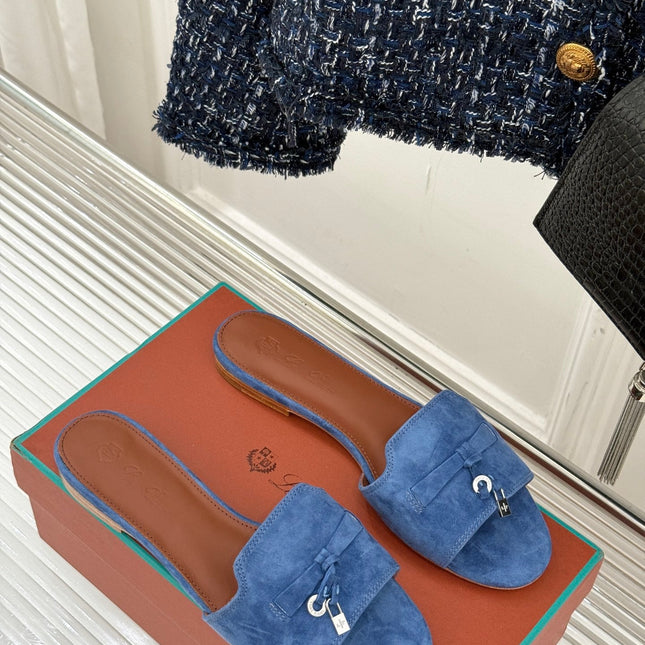 FLAT SANDALS IN BLUE SUEDUE AND LAMBSKIN