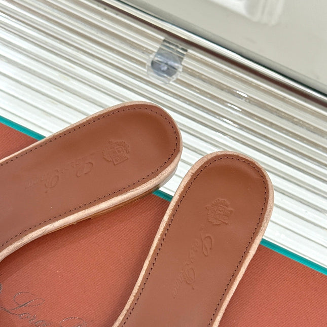 FLAT SANDALS IN LIP PINK SUEDUE AND LAMBSKIN