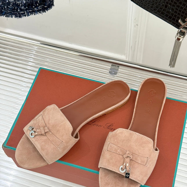 FLAT SANDALS IN LIP PINK SUEDUE AND LAMBSKIN