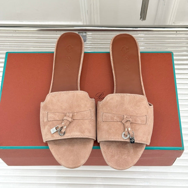 FLAT SANDALS IN LIP PINK SUEDUE AND LAMBSKIN