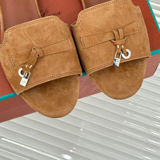 FLAT SANDALS IN BROWN SUEDUE AND LAMBSKIN