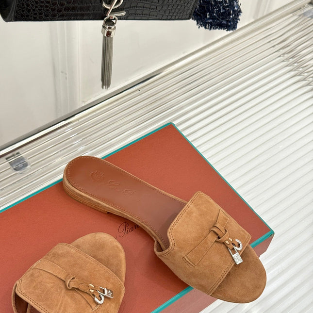 FLAT SANDALS IN BROWN SUEDUE AND LAMBSKIN