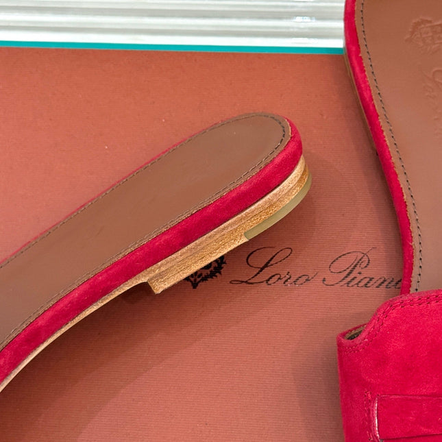 FLAT SANDALS IN RED SUEDUE AND LAMBSKIN