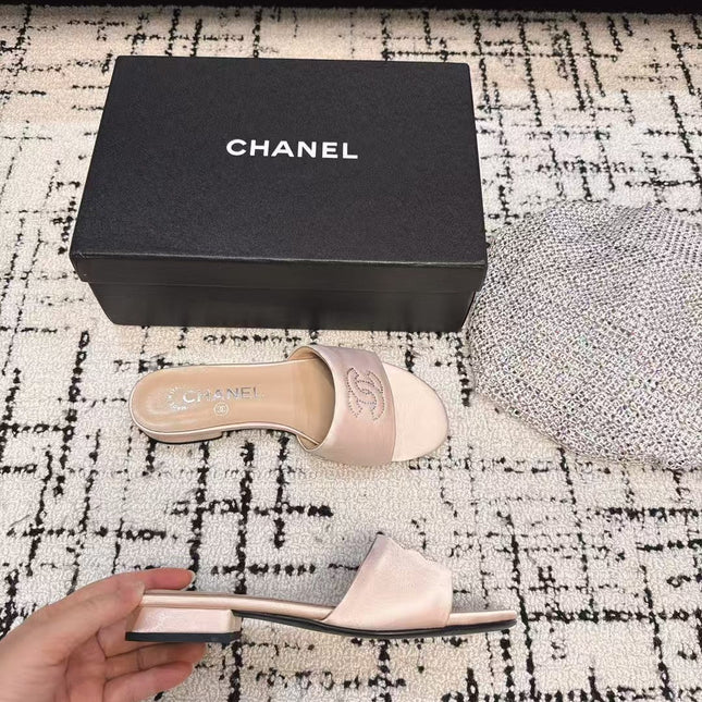 SLIPPERS IN LIGHT PINK SATIN MIX CALFSKIN