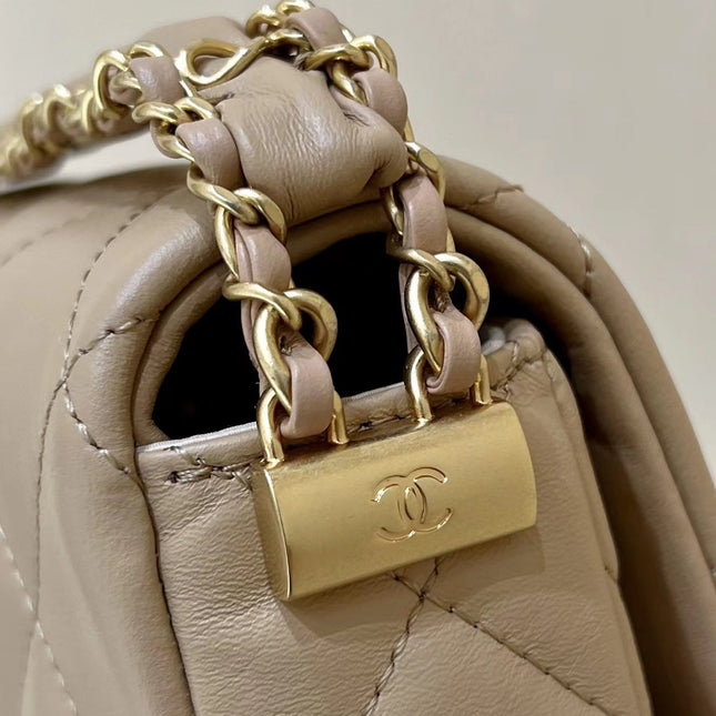 19 FLAP BAG 20 BEIGE BODIN CALFSKIN GOLD HARDWARE