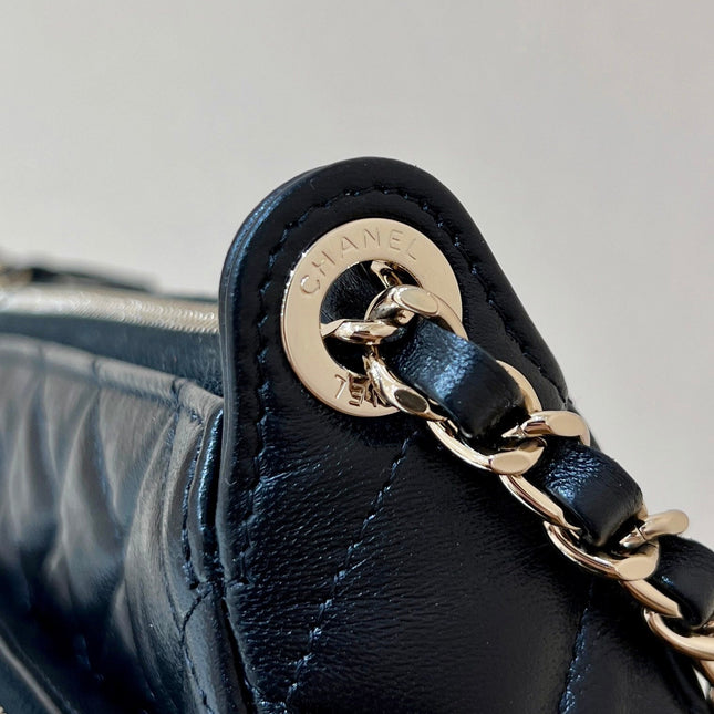 QUILTED SHOULDER BAG 21 IN BLACK LAMBSKIN WITH GOLD METALLIC
