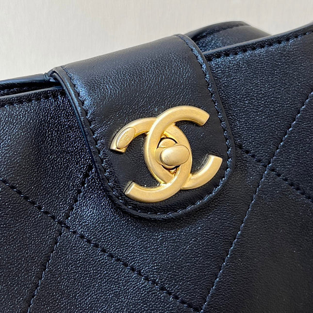 QUILTED SMALL HOBO BAG 27 IN BLACK LAMBSKIN GOLD HARDWARE