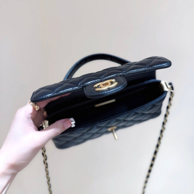 QUILTED FLAP BAG WITH HANDLE 20 IN BLACK LAMBSKIN GOLD PLATED METAL