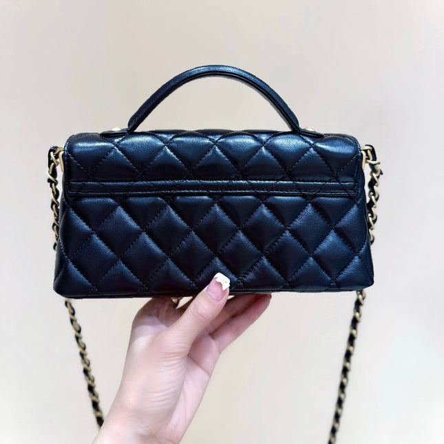 QUILTED FLAP BAG WITH HANDLE 20 IN BLACK LAMBSKIN GOLD PLATED METAL