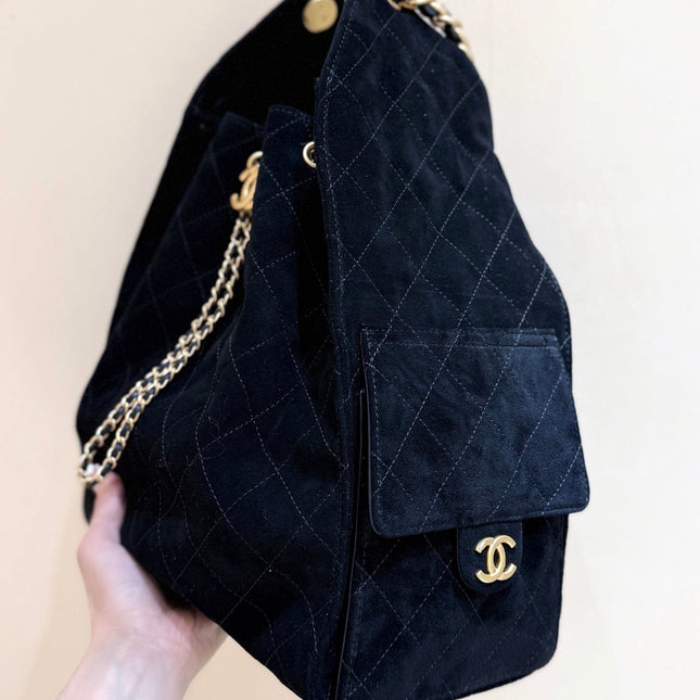 CC 25 HANDBAG 40 IN BLACK SUEDE GOLD HARDWARE