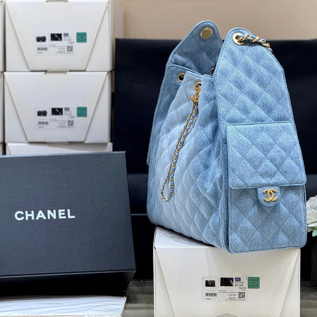 CC 25 HANDBAG 40 IN BLUE DENIM GOLD HARDWARE