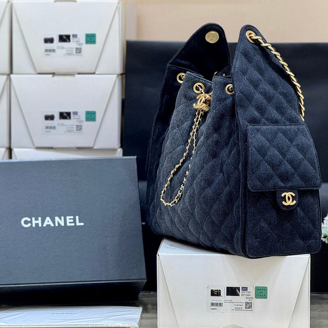 CC 25 HANDBAG 40 IN DARK BLUE DENIM GOLD HARDWARE