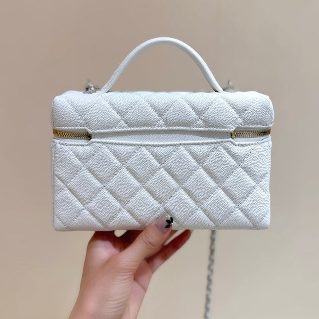 STRASS VANITY QUILTED CASE 19 IN WHITE CALFSKIN WITH GOLD METALLIC