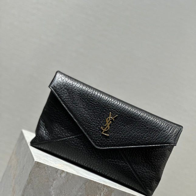 ENVELOPE CLUTCH 29 IN BLACK LAMBSKIN COPPER LOGO