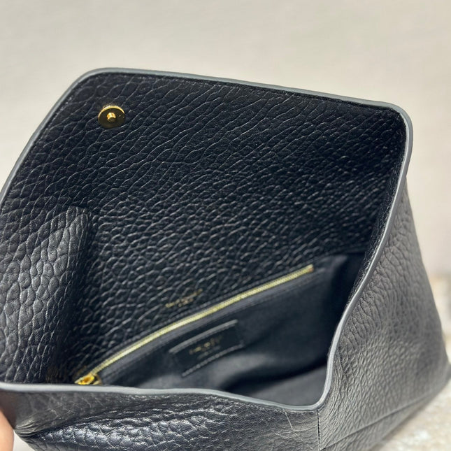 ENVELOPE CLUTCH 29 IN BLACK LAMBSKIN COPPER LOGO