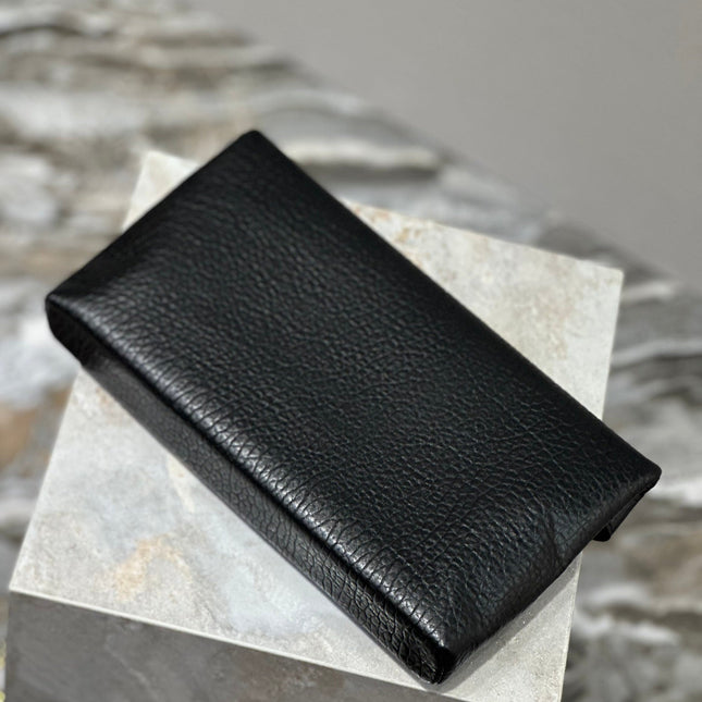 ENVELOPE CLUTCH 29 IN BLACK LAMBSKIN COPPER LOGO