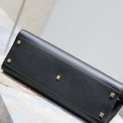 MANHATTAN SHOPPING BAG 40 IN BLACK SMOOTH LAMBSKIN GOLD BUCKLE
