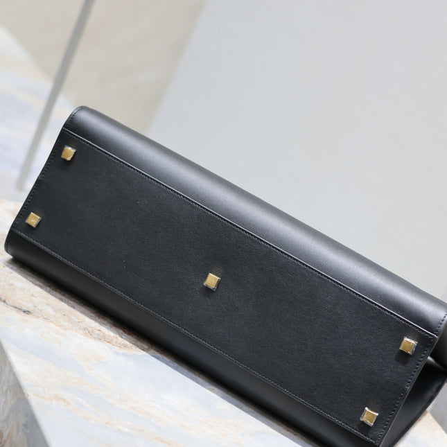 MANHATTAN SHOPPING BAG 40 IN BLACK SMOOTH LAMBSKIN GOLD BUCKLE