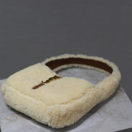 LE 5 À 7 MINI BAG 19 IN CREAM SHEARLING AND BROWN CALFSKIN TRIM