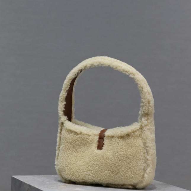 LE 5 À 7 MINI BAG 19 IN CREAM SHEARLING AND BROWN CALFSKIN TRIM