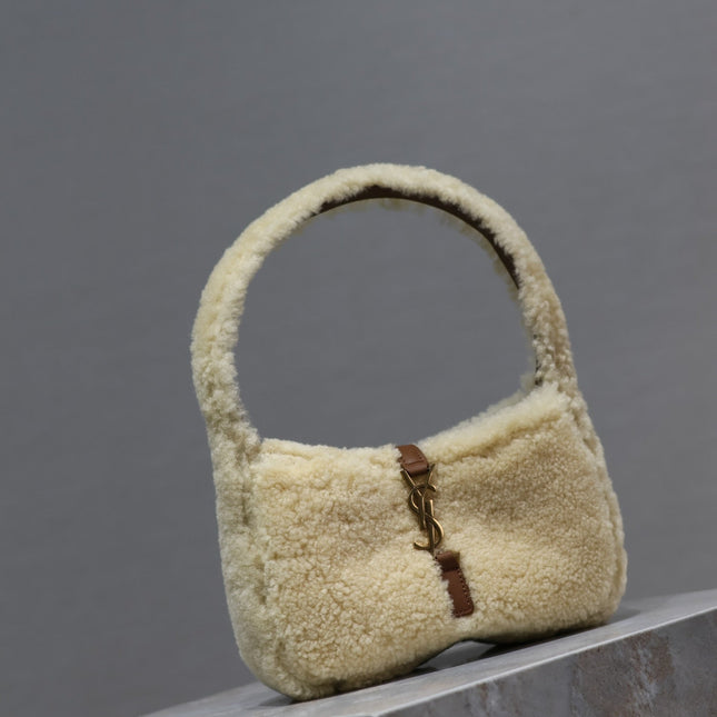 LE 5 À 7 MINI BAG 19 IN CREAM SHEARLING AND BROWN CALFSKIN TRIM