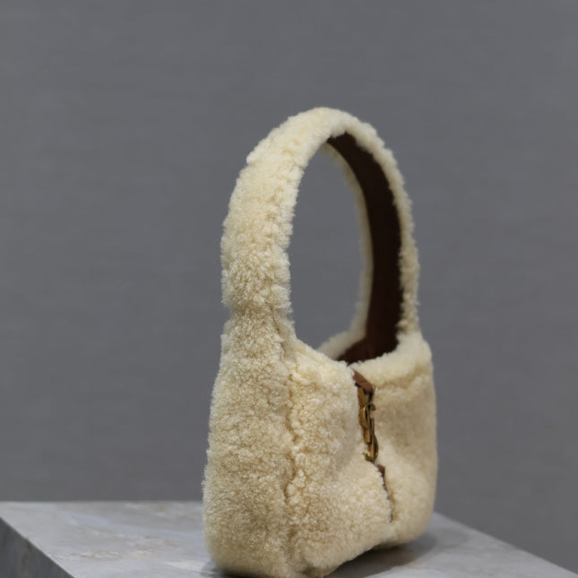 LE 5 À 7 MINI BAG 19 IN CREAM SHEARLING AND BROWN CALFSKIN TRIM