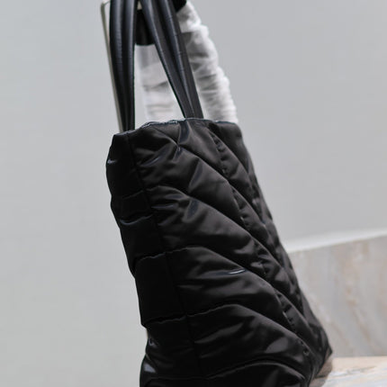 PUFFER LARGE TOTE BAG 57 IN BLACK SILK