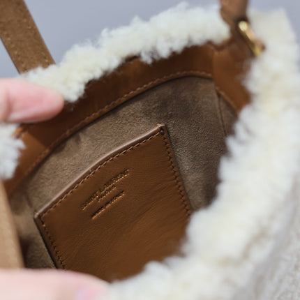 LE 5 À 7 HOBO BAG 18 IN CREAM SHEARLING AND BROWN SUEDE TRIM