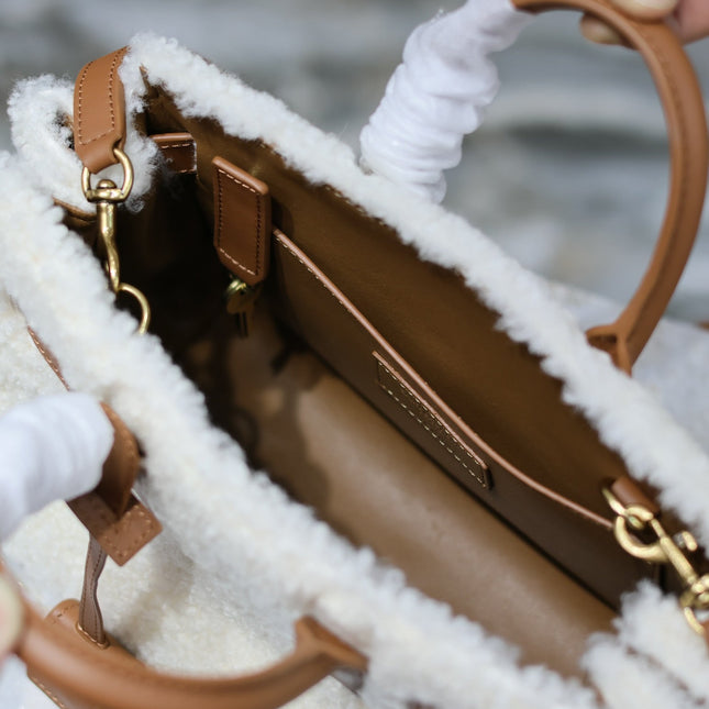 SAC DE JOUR 22 IN WHITE SHEARLING AND BROWN CALFSKIN TRIM