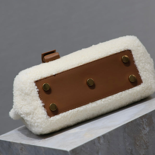 SAC DE JOUR 22 IN WHITE SHEARLING AND BROWN CALFSKIN TRIM