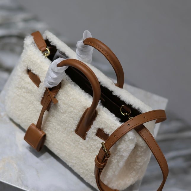 SAC DE JOUR 22 IN WHITE SHEARLING AND BROWN CALFSKIN TRIM