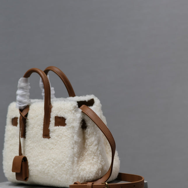 SAC DE JOUR 22 IN WHITE SHEARLING AND BROWN CALFSKIN TRIM