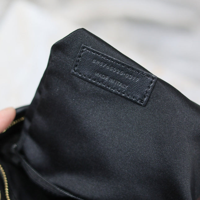 CALYPSO SMALL POUCH 23 IN BLACK SMOOTH LAMBSKIN