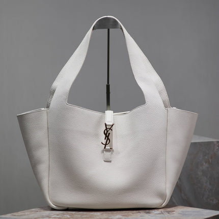 LE 5 À 7 BEA TOTE BAG 50 IN WHITE LAMBSKIN GOLD LOGO