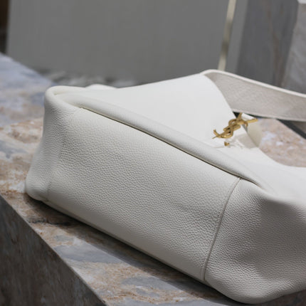 LE 5 À 7 BEA TOTE BAG 50 IN WHITE LAMBSKIN GOLD LOGO