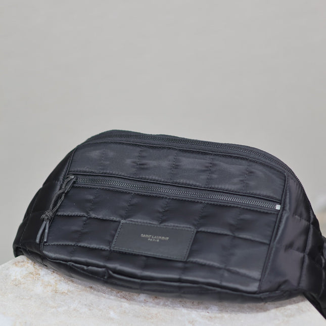 CROSSBODY BAG 24 IN BLACK PLAID NYLON