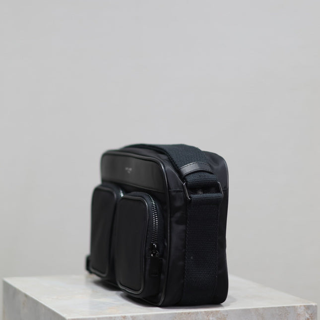 CITY CAMERA BAG 24 IN BLACK ECONYL