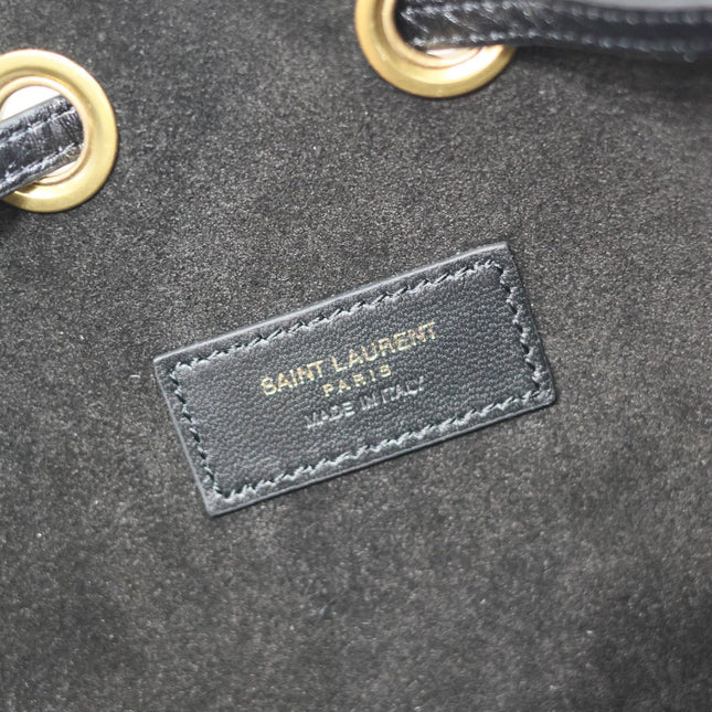 PARIS VII SMALL HOBO 30 IN BLACK GRAINED LEATHER GOLD HARDWARE