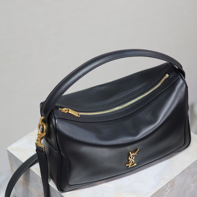 CAMERA SUPPLE BAG 28 IN BLACK SMOOTH LAMBSKIN GOLD HARDWARE