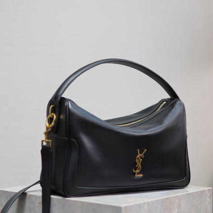 CAMERA SUPPLE BAG 28 IN BLACK SMOOTH LAMBSKIN GOLD HARDWARE