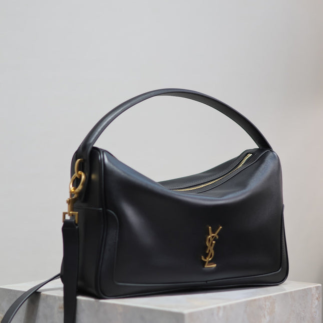 CAMERA SUPPLE BAG 28 IN BLACK SMOOTH LAMBSKIN GOLD HARDWARE
