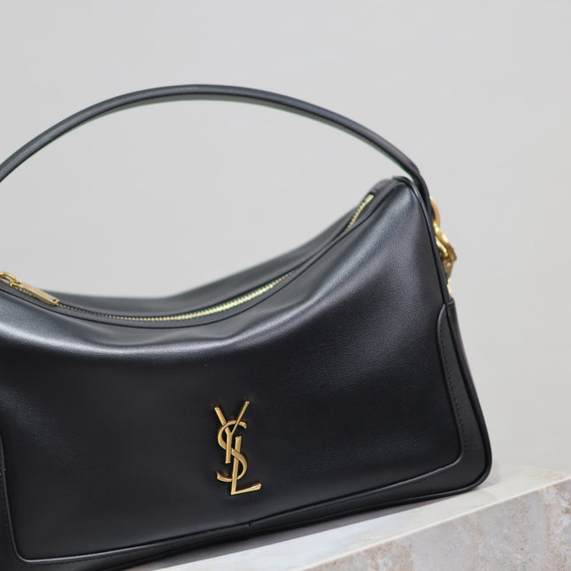 CAMERA SUPPLE BAG 28 IN BLACK SMOOTH LAMBSKIN GOLD HARDWARE