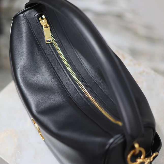 CAMERA SUPPLE BAG 28 IN BLACK SMOOTH LAMBSKIN GOLD HARDWARE