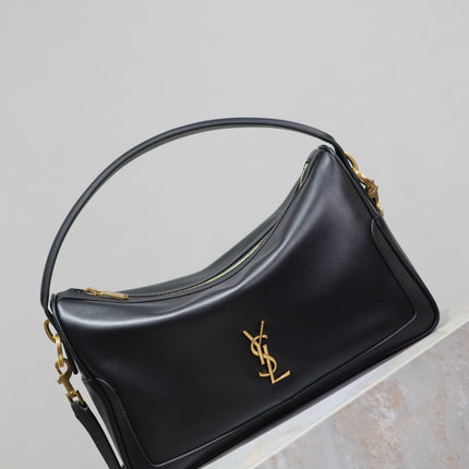CAMERA SUPPLE BAG 28 IN BLACK SMOOTH LAMBSKIN GOLD HARDWARE