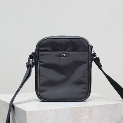 CITY MINI CAMERA BAG 18 IN BLACK ECONYL
