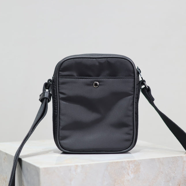 CITY MINI CAMERA BAG 18 IN BLACK ECONYL
