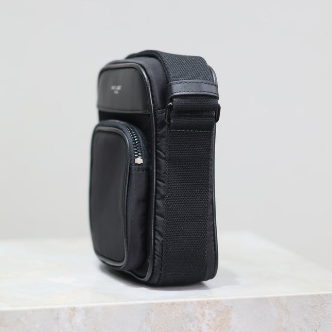 CITY MINI CAMERA BAG 18 IN BLACK ECONYL