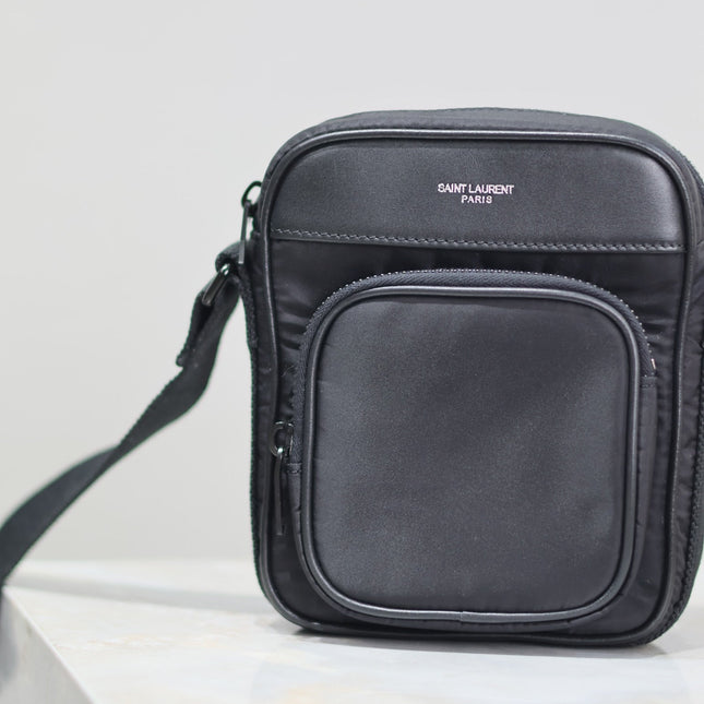 CITY MINI CAMERA BAG 18 IN BLACK ECONYL