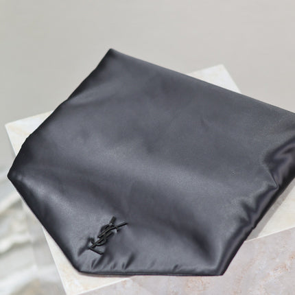 ENVELOPE CLUTCH 29 IN BLACK NYLON BLACK LOGO